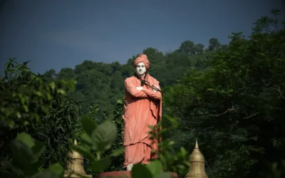 स्वामी विवेकानंद: युग प्रवर्तक और प्रेरणा के स्रोत